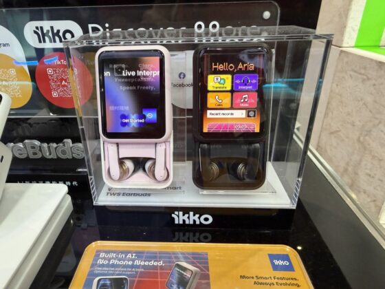 iKKO ActiveBuds AB02 smart earbud charging case