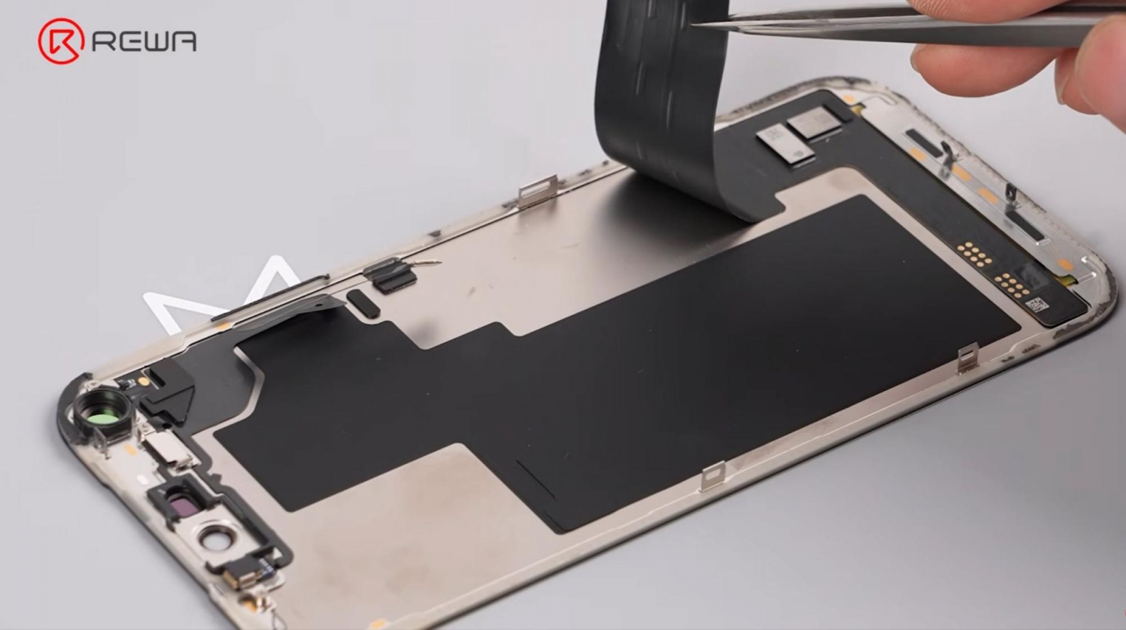 iphone-18-pro-apple-a20-pro-cover-a96860-001 Apple iPhone 18 Pro