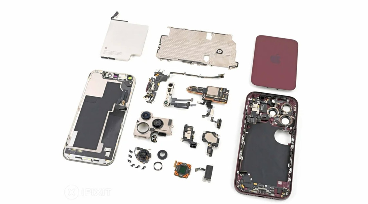 iphone-18-pro-iphone-18-pro-max-apple-cover-a96971-001 Apple iPhone 18 Pro series handset shown in promotional-style image.
