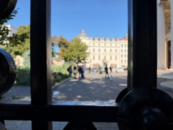 iPhone 18 Pro Max Camera Test: Variable Aperture Adds Physical Depth Control