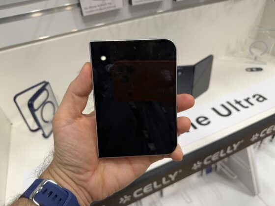 Celly&rsquo;s non-functional mockup of the rumored iPhone Ultra