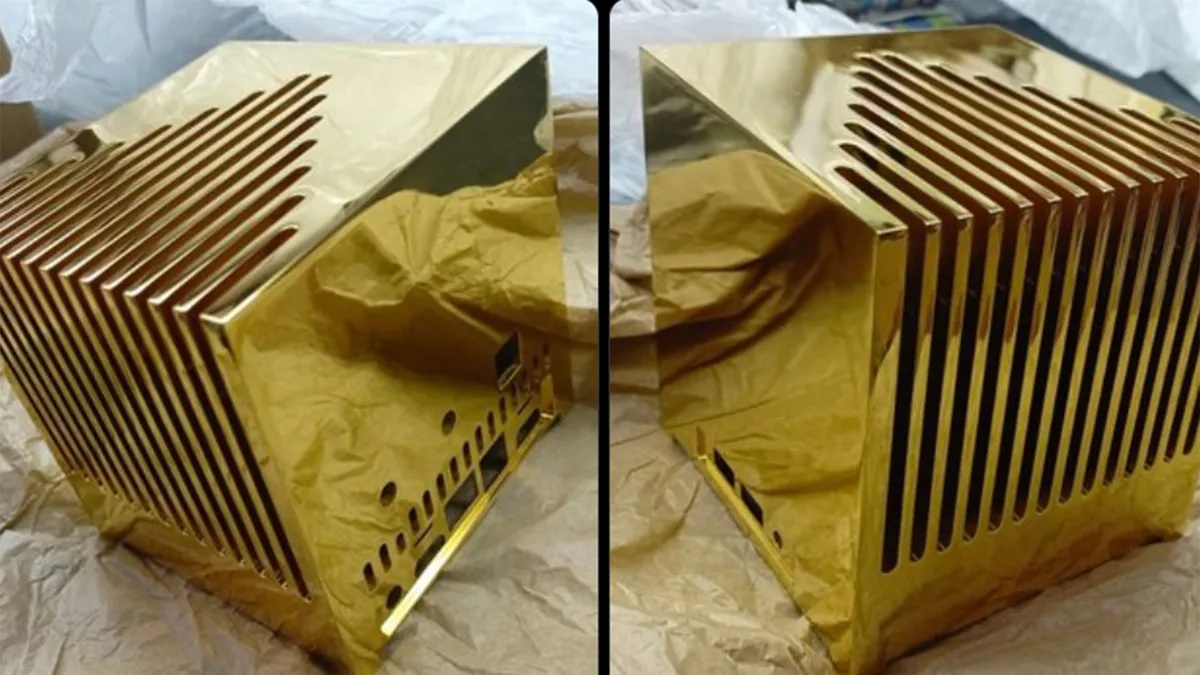 kubb-fanless-mini-pc-pc-cover-a97069-001 Custom Kubb Fanless mini PC with a solid 24K gold chassis