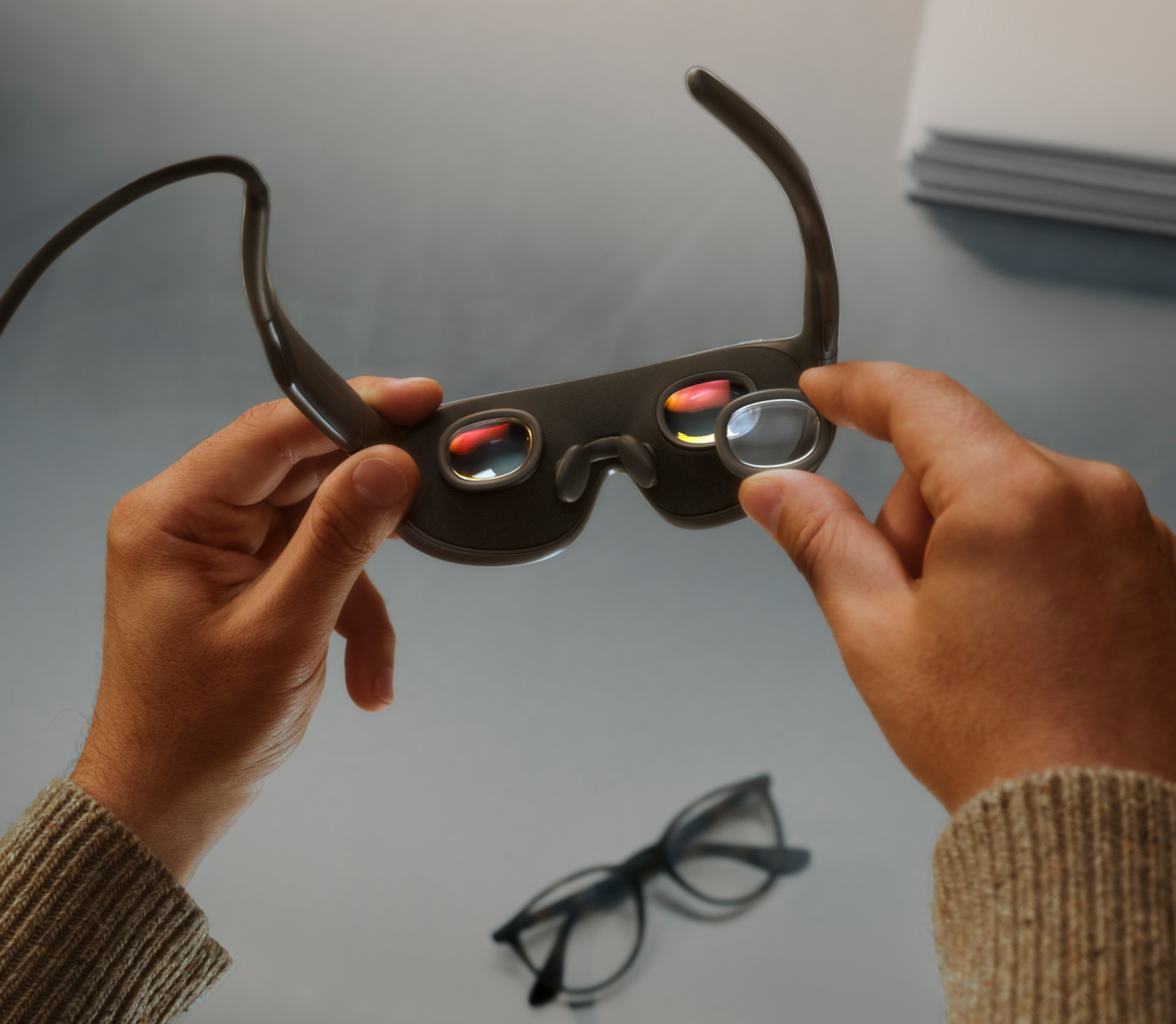 Meta Unveils 100g VR Glasses With the Computer Moved to a Pocket Module ...