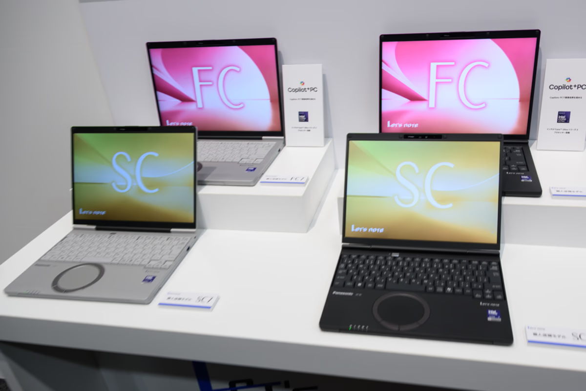 Panasonic Let’s Note SC7 with its circular touchpad