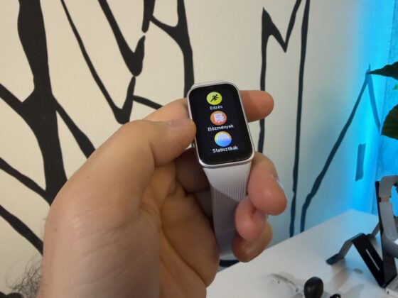 Xiaomi Redmi Watch 6 Active on display