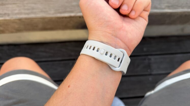 Redmi Watch 6 Active Review: AMOLED Screen, Bluetooth Calling and Up to 18 Days of Battery Life