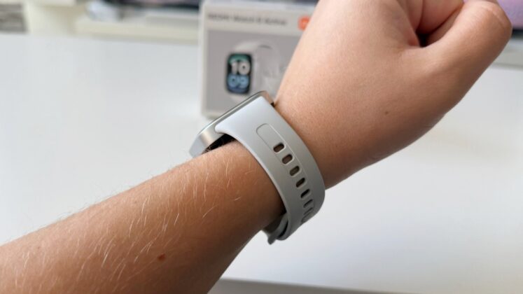 Redmi Watch 6 Active Review: AMOLED Screen, Bluetooth Calling and Up to 18 Days of Battery Life