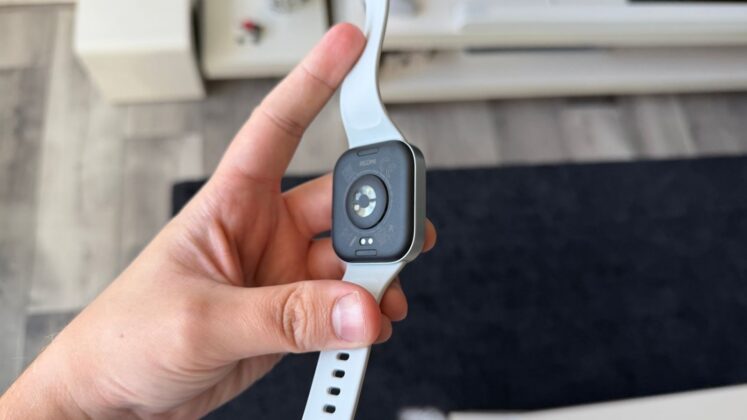 Redmi Watch 6 Active Review: AMOLED Screen, Bluetooth Calling and Up to 18 Days of Battery Life