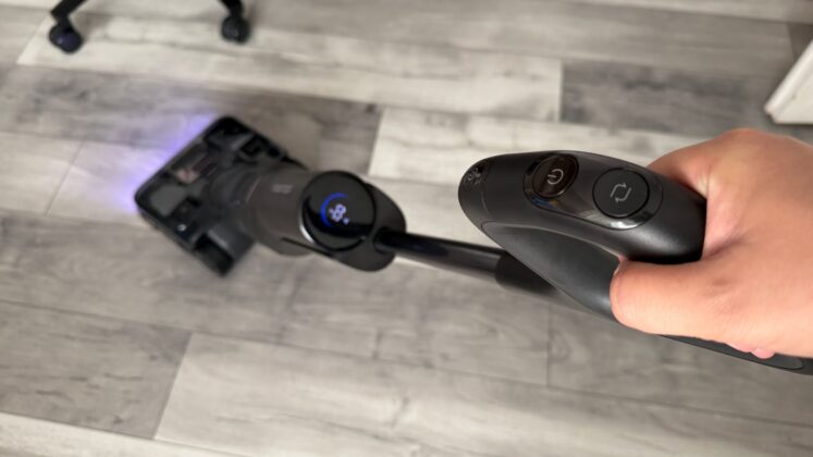 Roborock F25 Ultra Review: Steam and Hot-Water Cleaning Take Aim at Stubborn Floor Messes