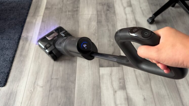 Roborock F25 Ultra Review: Steam and Hot-Water Cleaning Take Aim at Stubborn Floor Messes