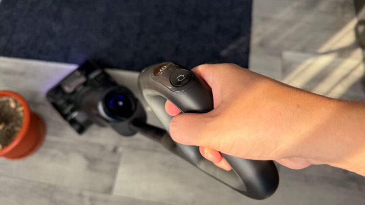 Roborock F25 Ultra Review: Steam and Hot-Water Cleaning Take Aim at Stubborn Floor Messes