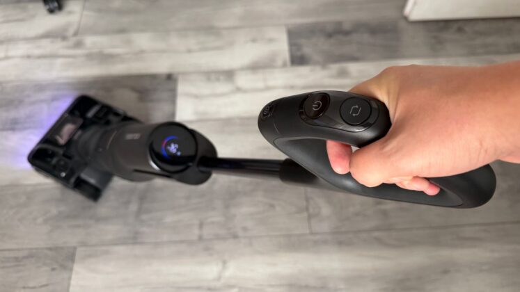 Roborock F25 Ultra Review: Steam and Hot-Water Cleaning Take Aim at Stubborn Floor Messes