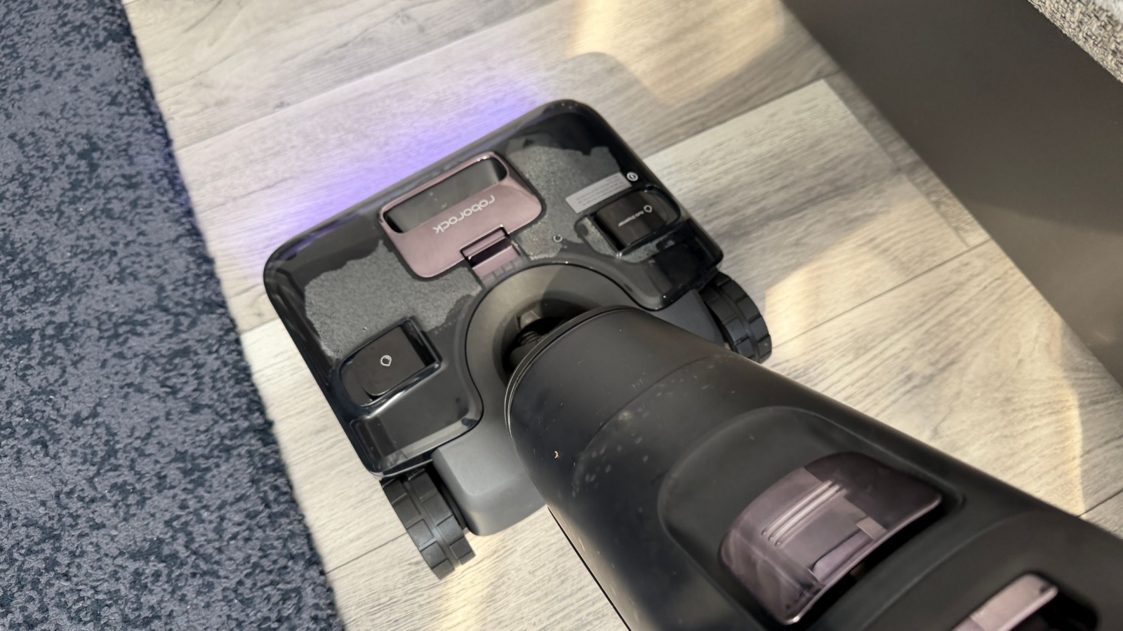 Roborock F25 Ultra handle controls