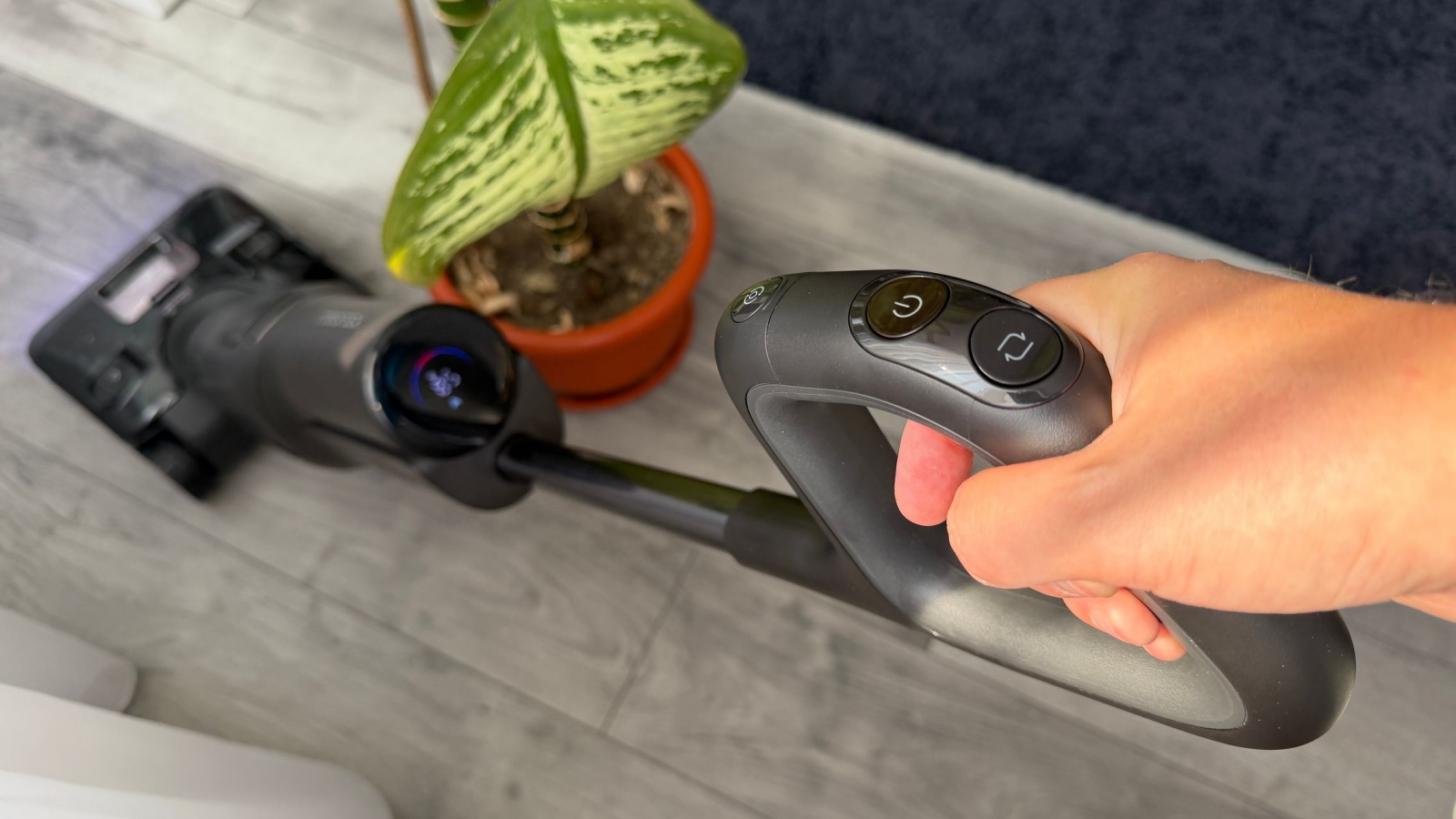 roborock-roborock-f25-ultra-f25-ultra-cover-a96464-001 Roborock F25 Ultra Review: Steam and Hot-Water Cleaning Take Aim at Stubborn Floor Messes