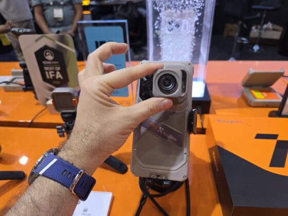 RugOne Xsnap 7 Pro and removable Xsnap Go camera
