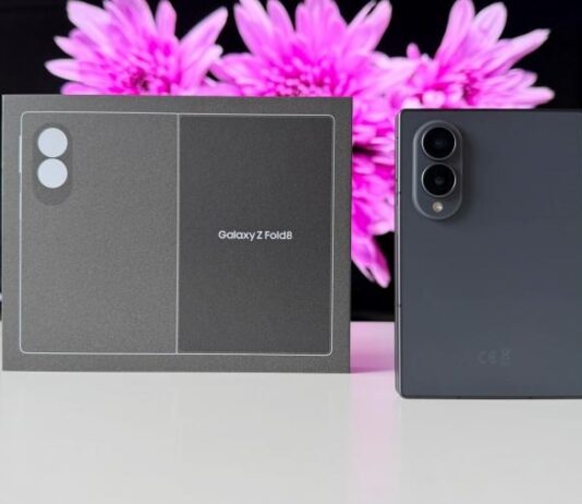 Samsung and Apple global smartphone shipment share comparison for the first half of 2026