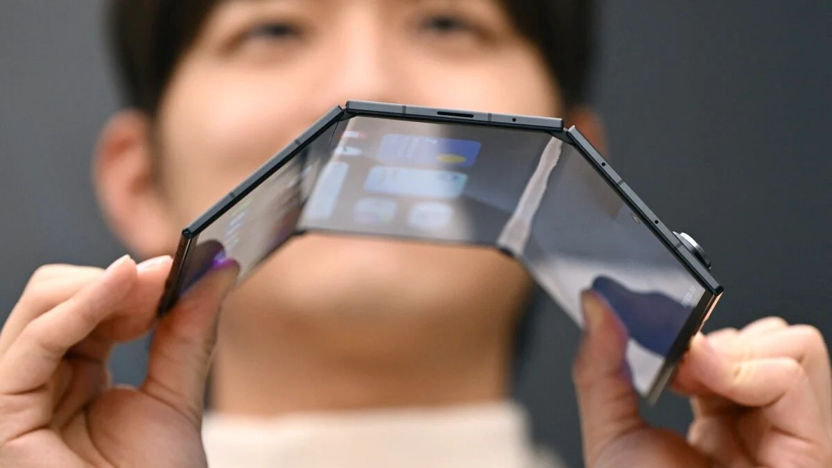 samsung-galaxy-z-trifold-2-galaxy-z-trifold-cover-a96735-001 Samsung May Move Up Galaxy Z TriFold 2 Launch as Foldable Competition Builds