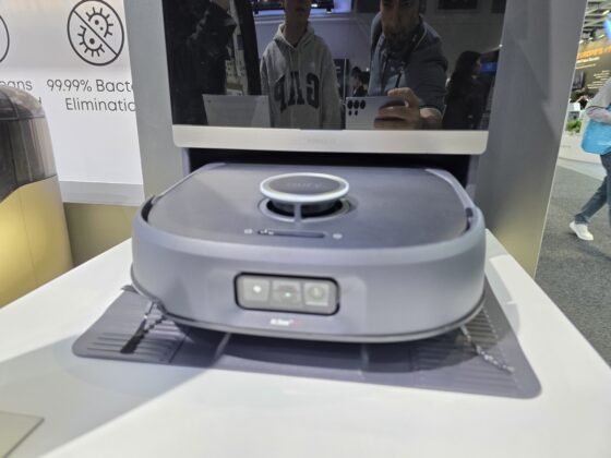 eufy AeroTurbo 2.0 multi-cyclone filtration display