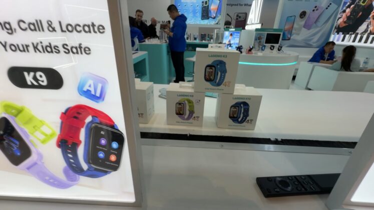 LAGENIO kids smartwatch shown in the product gallery