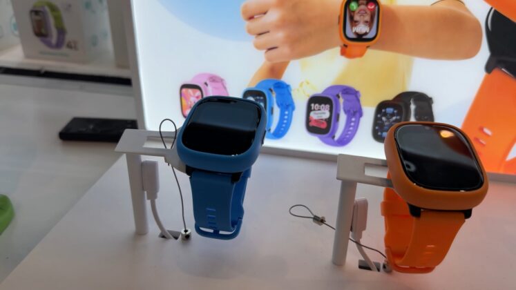 LAGENIO kids smartwatch shown in the product gallery