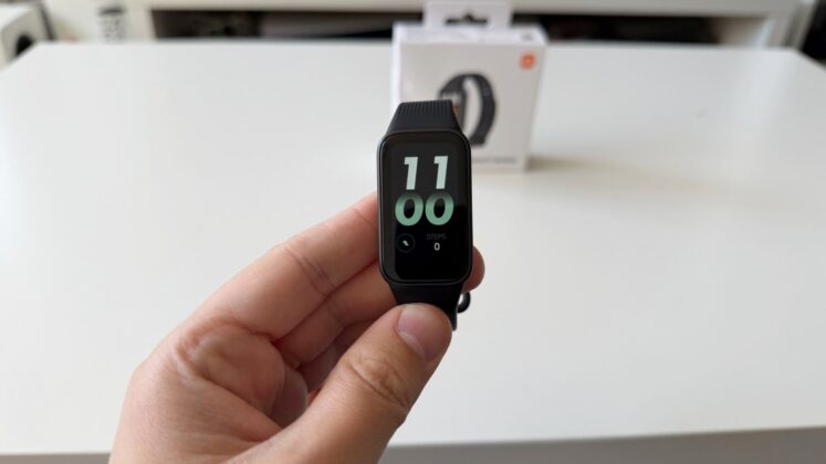 Xiaomi Smart Band 11 Active Review: A Lightweight Fitness Tracker Focused on the Basics
