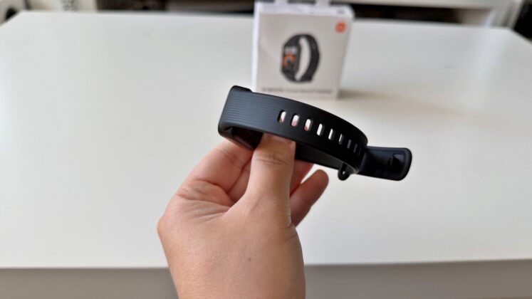 Xiaomi Smart Band 11 Active Review: A Lightweight Fitness Tracker Focused on the Basics