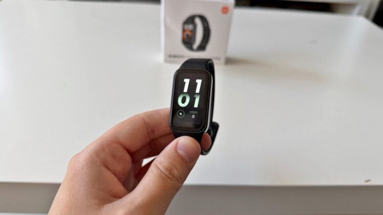 Xiaomi Smart Band 11 Active Review: A Lightweight Fitness Tracker Focused on the Basics