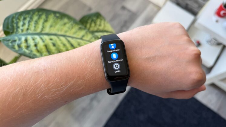 Xiaomi Smart Band 11 Active Review: A Lightweight Fitness Tracker Focused on the Basics