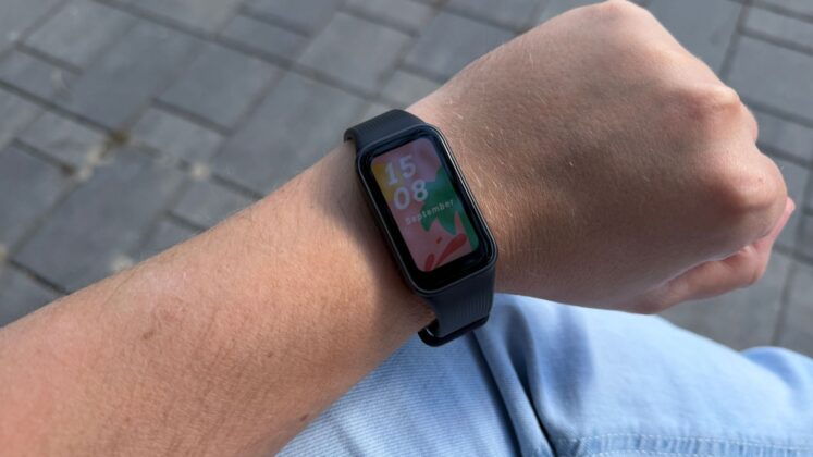 Xiaomi Smart Band 11 Active Review: A Lightweight Fitness Tracker Focused on the Basics