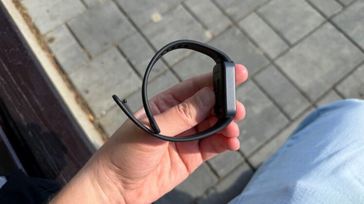 Xiaomi Smart Band 11 Active Review: A Lightweight Fitness Tracker Focused on the Basics