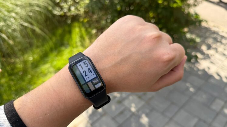 Xiaomi Smart Band 11 Active Review: A Lightweight Fitness Tracker Focused on the Basics