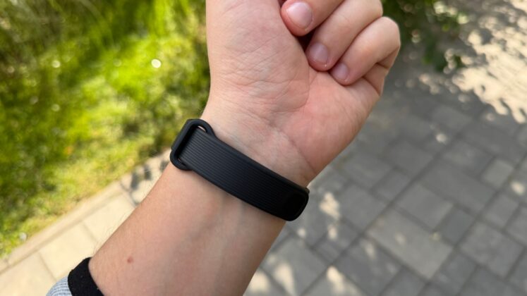 Xiaomi Smart Band 11 Active Review: A Lightweight Fitness Tracker Focused on the Basics
