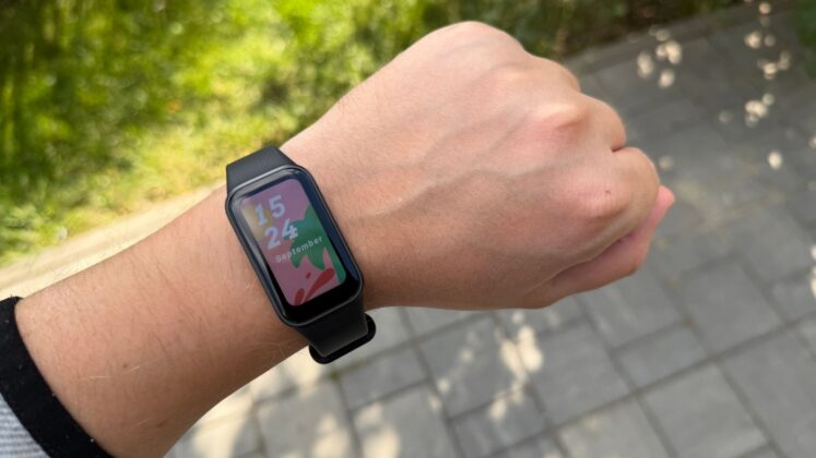 Xiaomi Smart Band 11 Active Review: A Lightweight Fitness Tracker Focused on the Basics
