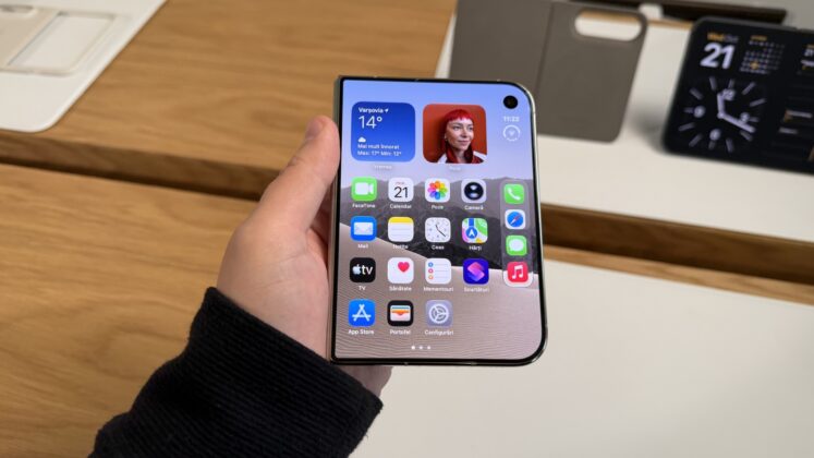 Apple iPhone Duo inner foldable screen