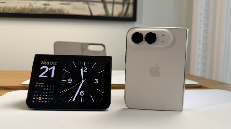 Apple iPhone Duo opened flat