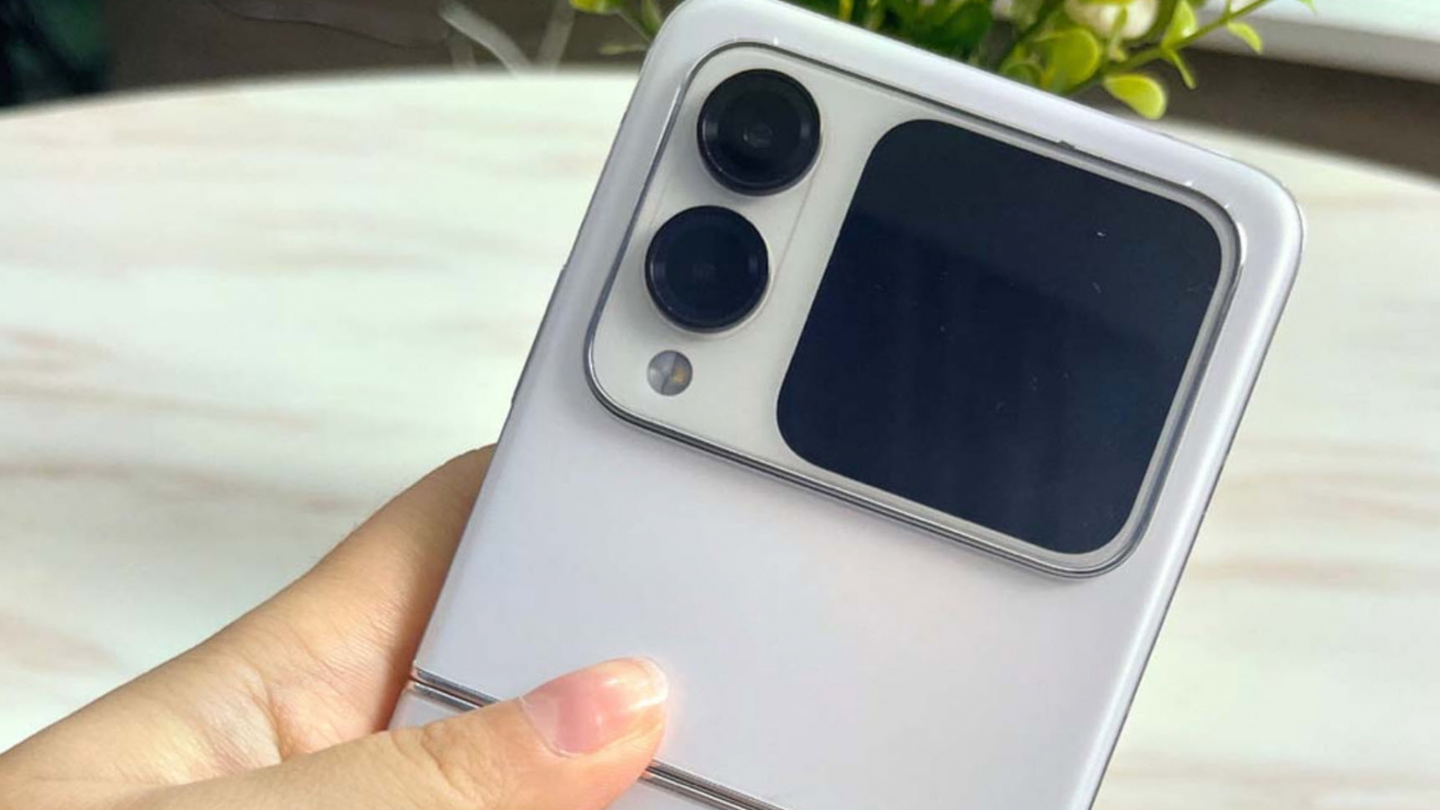fotografie-cover-a97900-001 Huawei wide-screen Nova X or Nova View phone render