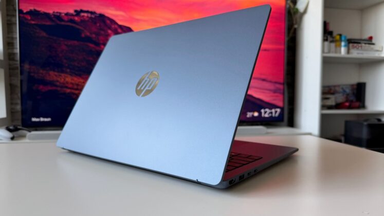 HP OmniBook 3 laptop