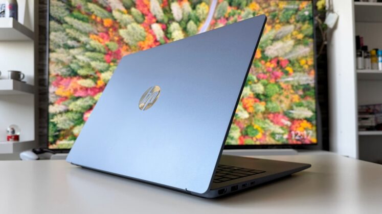 HP OmniBook 3 laptop