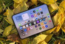 Apple Confirms iPhone Duo Inner-Display Issue, Directs Affected Owners to Replacements Apple Confirms iPhone Duo Inner-Display Issue, Directs Affected Owners to Replacements