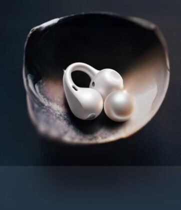 Product image of the OnePlus Buds Clip clip-on earbuds.