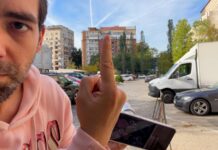 OPPO Find X10 Pro Max Reaches 114x in Hasselblad Teleconverter Demo OPPO Find X10 Pro Max fitted with a Hasselblad teleconverter during a long-range zoom demonstration.