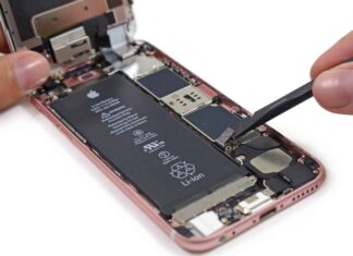 Chinese Phone Makers Reportedly Reuse Older DRAM Chips as AI Demand Tightens Memory Supply DRAM memory chips, illustrating pressure on the global memory supply chain.