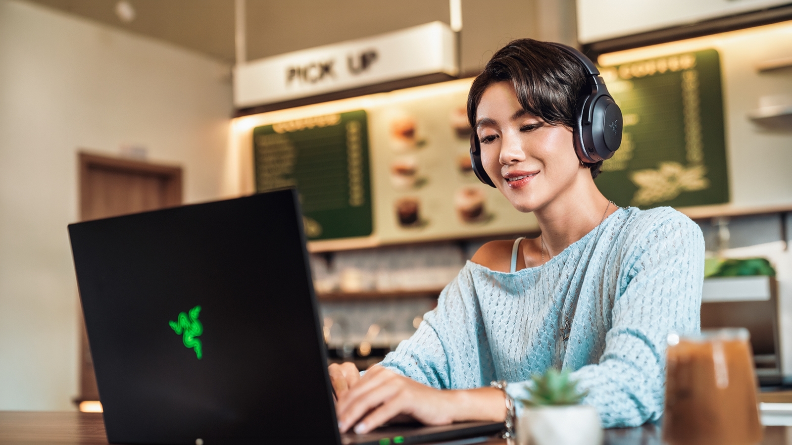 razer-razer-barracuda-v2-pro-casti-wireless-cover-a97641-001 Razer Barracuda V2 Pro wireless gaming headset