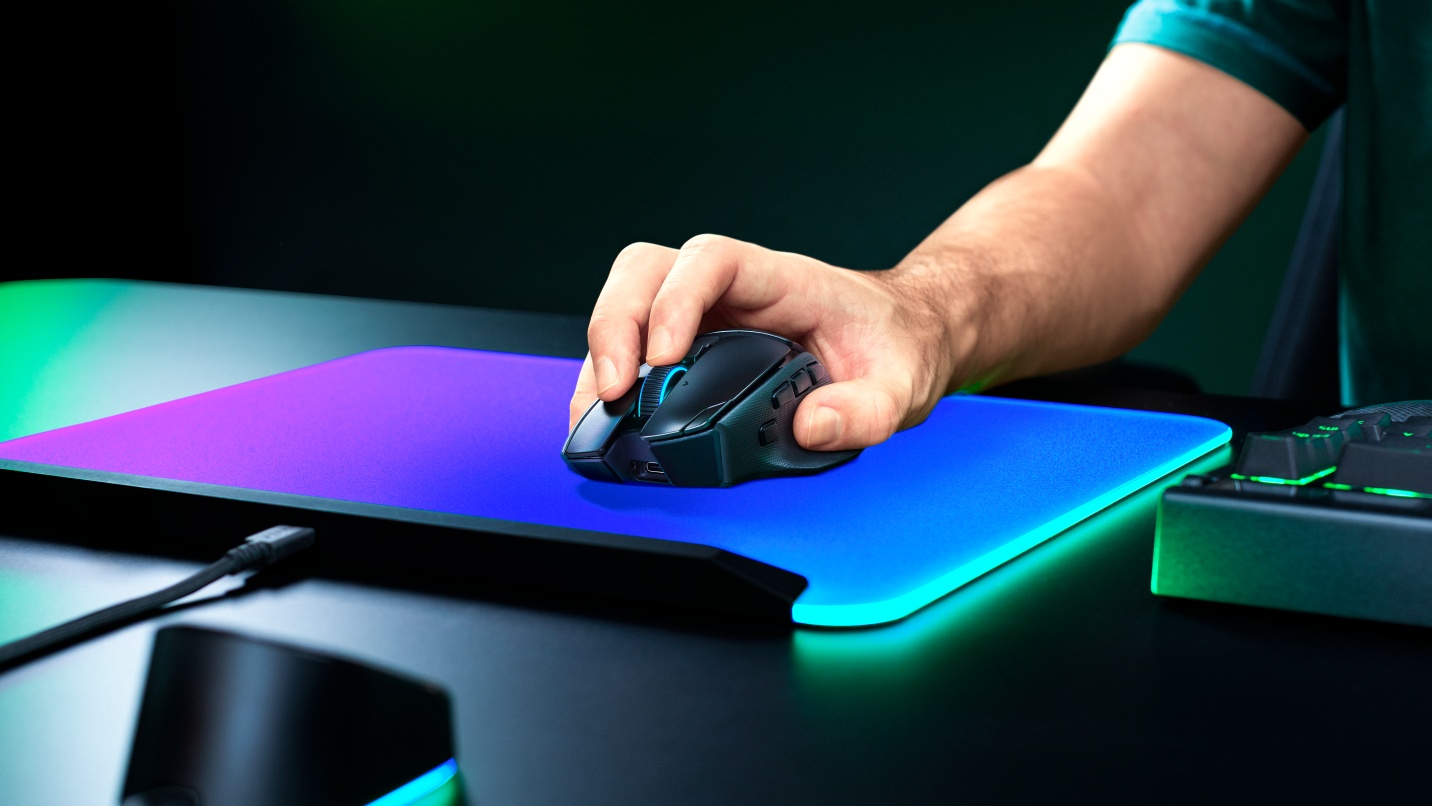 razer-razer-basilisk-v4-pro-basilisk-v4-hyperspeed-cover-a97490-001 Razer Basilisk V4 Pro brings 14 programmable controls and 8,000Hz wireless polling