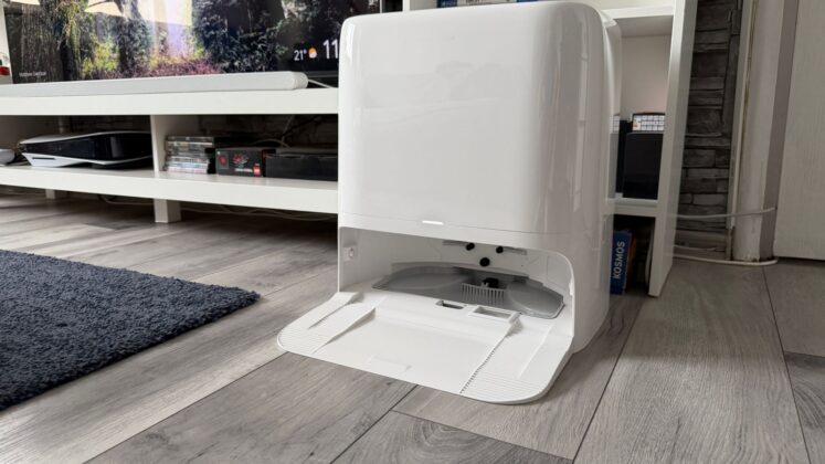 Roborock Qrevo Edge 2 Flow Review: 35,000Pa Robot Vacuum Adds a Continuously Washed Roller Mop