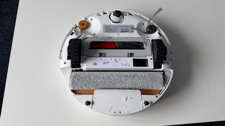 Roborock Qrevo Edge 2 Flow Review: 35,000Pa Robot Vacuum Adds a Continuously Washed Roller Mop