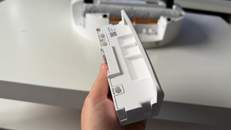 Roborock Qrevo Edge 2 Flow Review: 35,000Pa Robot Vacuum Adds a Continuously Washed Roller Mop