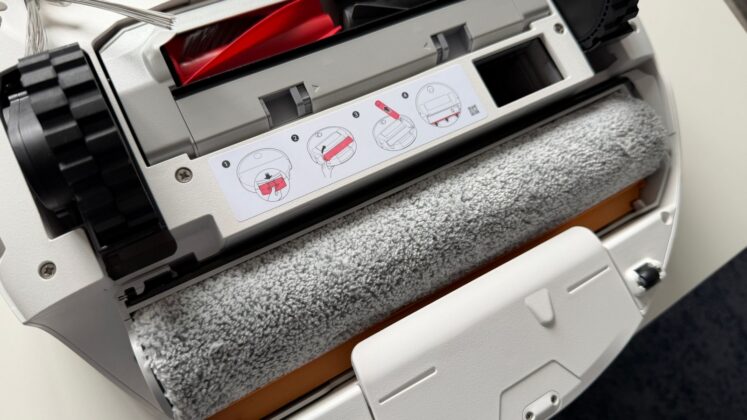 Roborock Qrevo Edge 2 Flow Review: 35,000Pa Robot Vacuum Adds a Continuously Washed Roller Mop