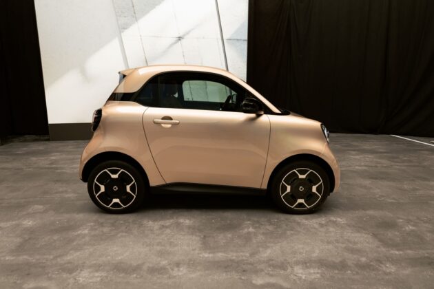 Official image of the Smart #2 electric city car