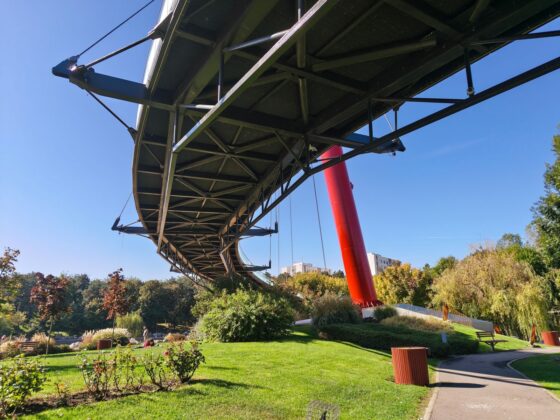 TCL P80 Ultra Camera Test: 3x Periscope Zoom Leads a Versatile Setup